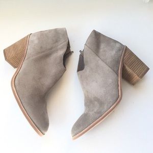 Jeffrey Campbell Laszlo Suede Booties / 8 / EUC